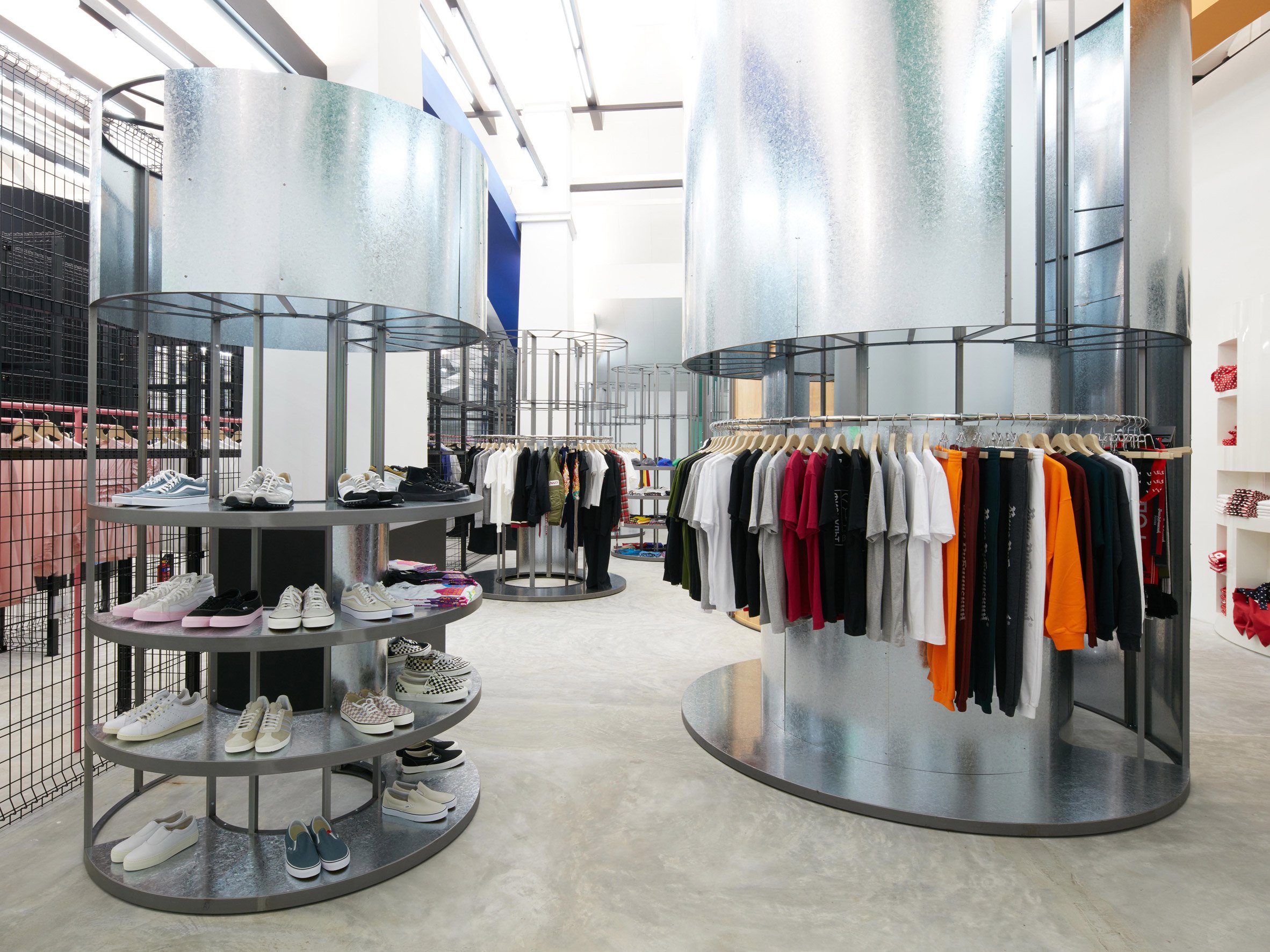 dover-street-market-singapore-interiors_dezeen_2364_col_48