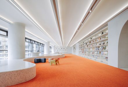 广州·“朝彻书屋”图书馆设计 / Wutopia Lab
